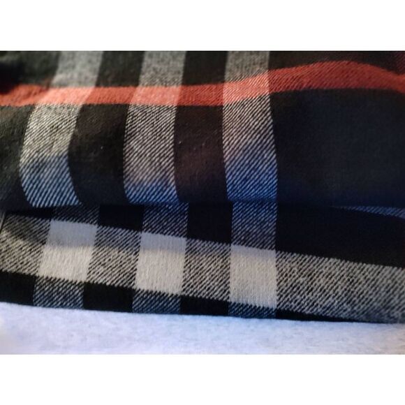 FINEST APPAREL BLACK GREY RED PLAID LARGE CAPE SHALL SCARF REVERSIBLE NWT - Picture 1 of 7